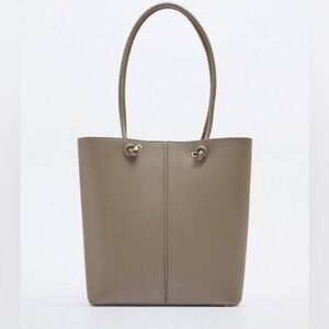 Zara Knot Tote Bag